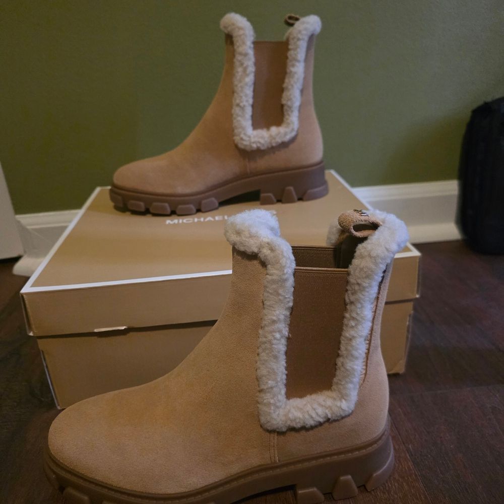FLASH SALE- NWT-Michael Kors Ridley Tan Bootie Leather Ankle Boots - Picture 4 of 9